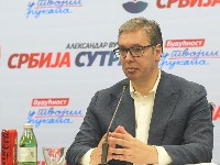 Studenti isprozivali Vučića: Ne sme na Marakanu, kao što ne sme na izbore