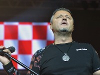 ŠOK CENE PIĆA na Tompsonovom koncertu! Flašica vode 5 evra: "Zločin protiv čovečnosti"