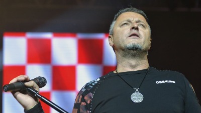 AP: Hrvatski desničarski pevač Tompson i obožavaoci izveli pro-nacistički pozdrav na koncertu