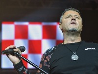 Incident uoči Tompsonovog koncerta: Sa razglasa u kafiću se čula pesma koja slavi ustaštvo, 6 osoba privedeno (VIDEO)