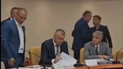 "Majmune debeli", "svinjo": Svađa u Skupštini RS, umalo fizički okršaj (VIDEO)