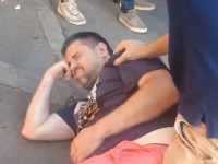 Haos na blokadi na Dorćolu: Čovek motkom udarao ljude (VIDEO)