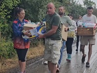 Poznati humanitarac podelio pakete pomoći u Žitorađi: Ne stajemo dok poslednja suza ne postane osmeh