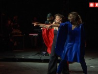 Gala na EXIT-u zapevala svoj najveći hit, pa poručila: Srbijo, ustani za svoja prava. PUMPAJ, BRE! (VIDEO)