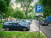 Mnogi Srbi uporno PARKIRAJU auto na OVOM mestu, a ne znaju da to nosi TRAJNU ŠTETU kolima 