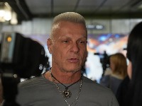 Šta je Đorđe David poručio sa bine u Loznici dok su mu građani zviždali i dobacivali da je ćaci? (VIDEO)