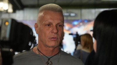 Šta je Đorđe David poručio sa bine u Loznici dok su mu građani zviždali i dobacivali da je ćaci? (VIDEO)