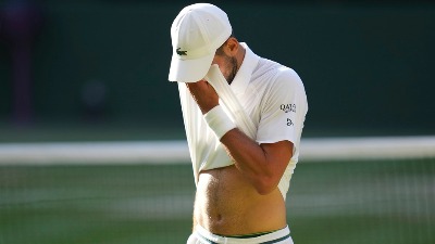 Nole u PROBLEMU: Evo šta ga najviše muči!