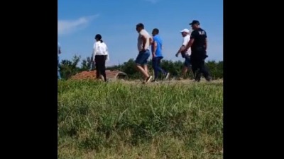 Pristalice SNS okupljaju se da dočekaju Vučića, zborove građana zaustavila policija u Novom Sadu (VIDEO)