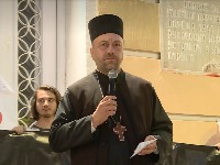 Sveštenik na protestu u Užicu: Crkva treba da ima jasniji glas, Bog nikada nije protiv zemaljske pravde