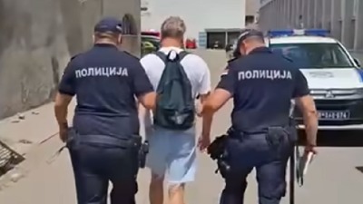 U Pančevu tokom 16 minuta tišine policija privela i novinara (VIDEO)