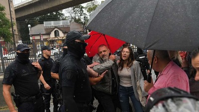 Prokletstvo ljubavi, mržnje i politike