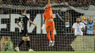 Pogledajte kiks Miloševića za gol AEK-a (VIDEO)