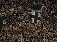 Tresla se Arena: "Grobari" ponovo "pumpali" (VIDEO)