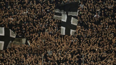 Tresla se Arena: "Grobari" ponovo "pumpali" (VIDEO)