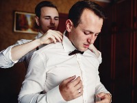 Zašto najboljeg prijatelja nikad ne bi trebalo uzimati za kuma? Mnogi Srbi nesvesno prave ovu grešku 