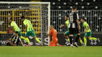 UMALO TUČA u Humskoj: Pljuštali crveni kartoni, Partizan ostao BEZ GOLMANA (VIDEO)