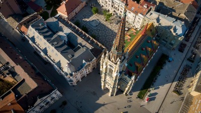 Kome Novi Sad daje pare za kulturu: Aji Jung, Lazaru Ristovskom, ćerki SNS poslanice, sumnjivim režimskim udruženjima...
