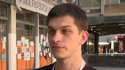 SNIMIO DOBACIVANJA DEVOJKAMA Studenta ubacili u maricu i 10 minuta TUKLI: Protest u 18 sati