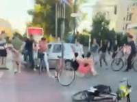 Pokušaj gaženja ljudi na Mostu slobode u Novom Sadu (VIDEO) 