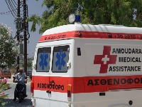 ŠOK INCIDENT U GRČKOJ: Srpski monah iskočio iz kola Hitne pomoći u vožnji – bore mu se za život!