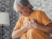 4 simptoma mogu najaviti srčani udar NEDELJAMA UNAPRED 