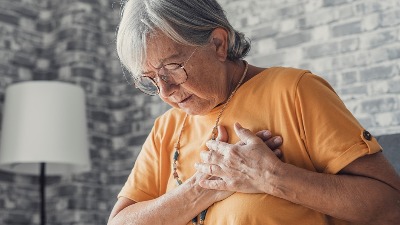 Sami ste i sumnjate na srčani udar? Postoji samo jedan ispravan način da preživite