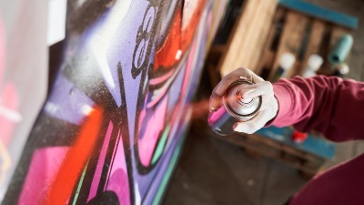 "Ćaci" grafit u Zemunu: Dve reči, tri greške (FOTO)