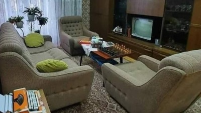"Lepa vremena koja se više nikada vratiti neće": Fotka dnevne sobe iz stare Jugoslavije puna nostalgije 