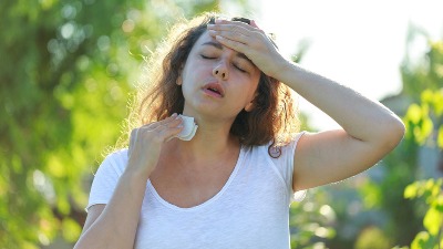 Zašto neki ljudi TEŠKO PODNOSE EKSTREMNE VRUĆINE? Razloga je mnogo, a neki su ozbiljni
