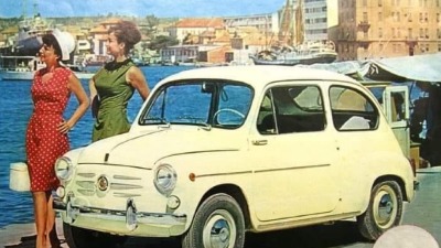 Kako su izgledala letovanja u bivšoj Jugi koja danas bude nostalgiju: Od vožnje zastavom, do Jugoplastika sandala i razglednica 