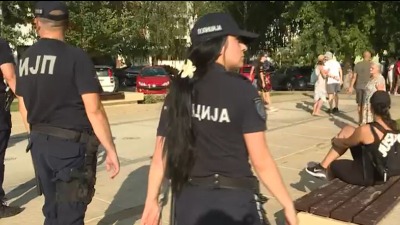 Pumpaj" i "uhapsite Vučića": Burno u Knjaževcu pred dolazak Macuta (VIDEO)