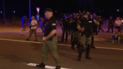 Blokiran pa odblokiran auto-put Miloš Veliki: Žandarmerija intervenisala, deset ljudi privedeno!