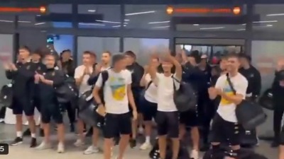 Grobari napravili FEŠTU: Doček posle podviga u Poljskoj (VIDEO)
