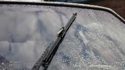 Evo posle koliko vremena brisači na automobilu postaju neupotrebljivi: Mnogi ovo NE PRIMEĆUJU 