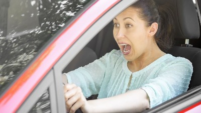 Zimske muke vozača: Zamrzavanje ručne kočnice – evo šta TREBA DA URADITE 