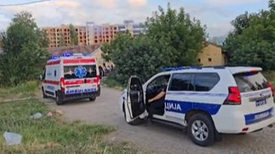 Drama u NS: Pucao na vatrogasce, pa se ZABARIKADIRAO (VIDEO)