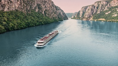 Potonuo čamac sa turistima na Dunavu, ima mrtvih