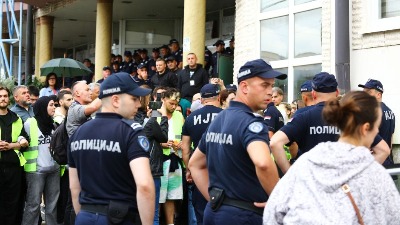 KO TO KUVA TENZIJE Režimski kerberi sad studente u blokadi nazivaju DŽIHADISTIMA (FOTO)