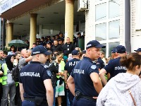 Osmorici Pazaraca ukinut pritvor: Jednom izrečena zabrana napuštanja stana