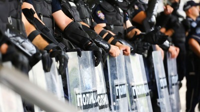 NOVI INCIDENTI Građani se sukobili sa policijom ispred DUNP (VIDEO)