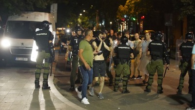 Operisan student s teškim povredama: Ruke su mu bile podignute uvis, policajac ga udario pendrekom u lice