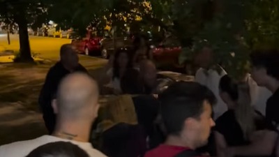 Drama na Vračaru: Građani sprečili privođenje tinejdžera! (VIDEO)