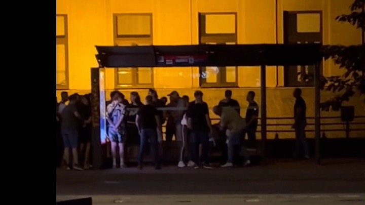 Žandarmerija NAPALA studente ispred Pravnog, pokušan i UPAD: Uhapšeno 40, sa njima i Biljana Stojković (FOTO/VIDEO)