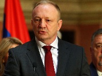 "Gospodine Picula, slikanjem s oružjem ste kompromitovali funkciju izaslanika Evropskog parlamenta"