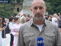NAPETO u Kraljevu: Protest u centru, naprednjaci se okupili ispred prostorija SNS (VIDEO)