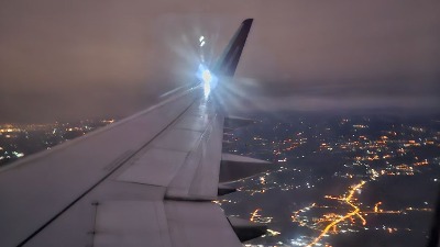 Avion hitno sleteo, putnici završili u bolnici zbog jakih turbulencija