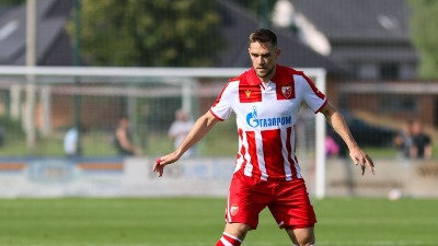 Zvezda se mučila, pa slomila otpor niželigaša