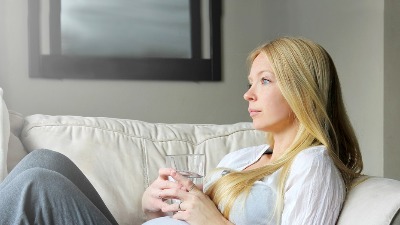 Čekam treće dete, moja svekrva je dobra, ali ono što moj suprug sada traži da uradim za nju je previše