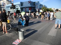 Zborovi pozvali Novosađane: U 19 h ne idemo u kafić, već na raskrsnicu